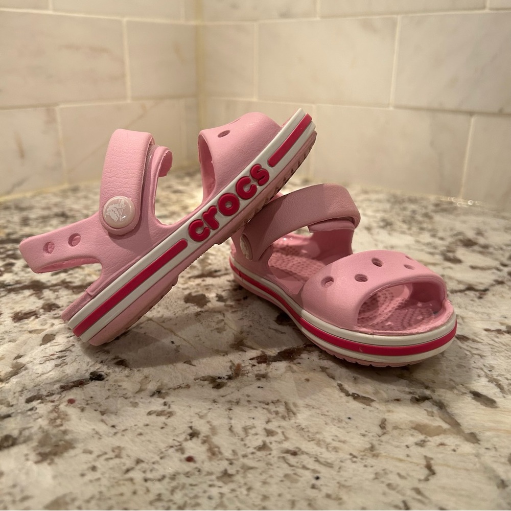 Crocs Girls Infant/Toddler Bayaband Sandals | Pink | Good Condition